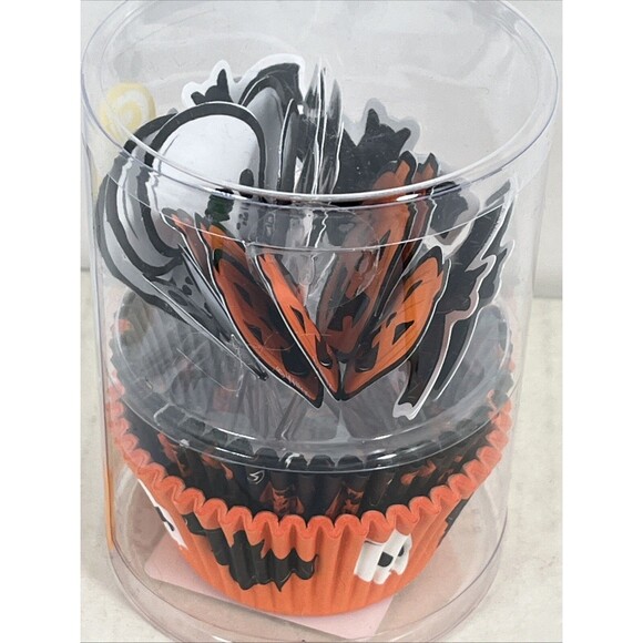 Skull Bat and Pumpkin Cupcake Kit 72-Piece with 48-Cups and 24-Picks by Wilton - Picture 8 of 9